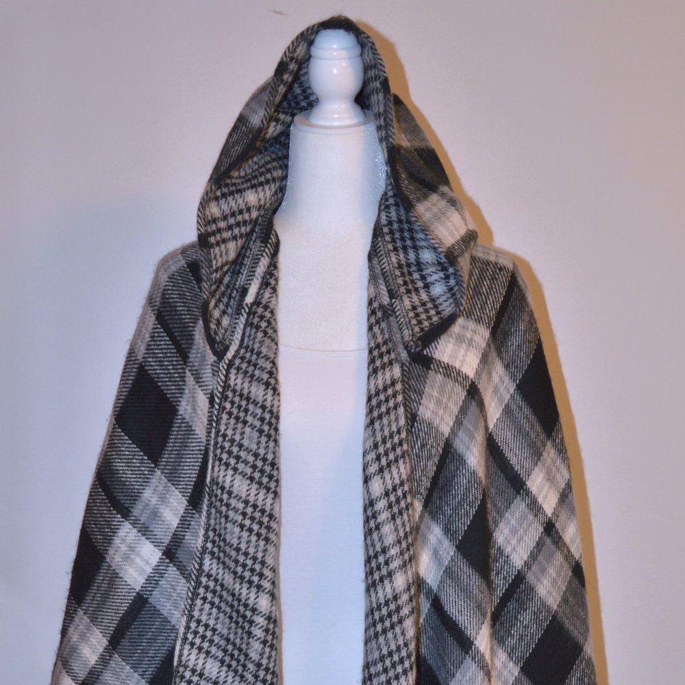 Simply Noelle Plaid Hooded Cape